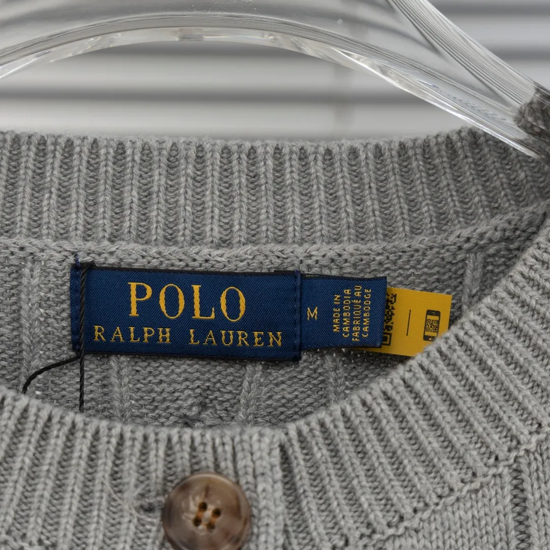 P290 top version (different currencies) You can scan the code to enter the official website. Style: Ralph Lauren POLO Ralph Lauren small label embroidered knitted cardigan jacket. Color: Picture color. Size: S-XL. Fabric: pure cotton. Accessories: full set of customized accessories. No gender distinction. Same style for men and women.